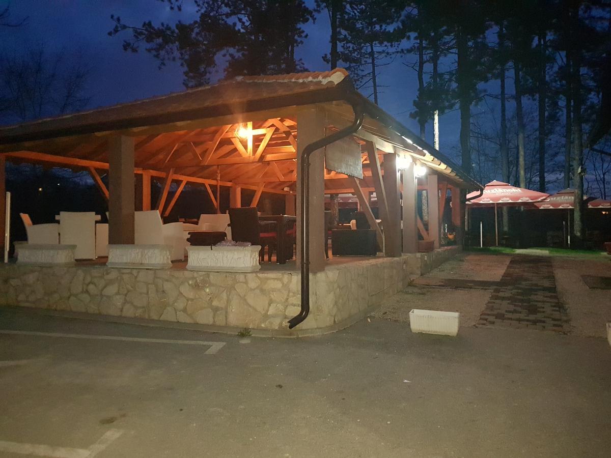 Restoran&Motel And Apartmants Lovacka Prica Tesanj Exterior photo
