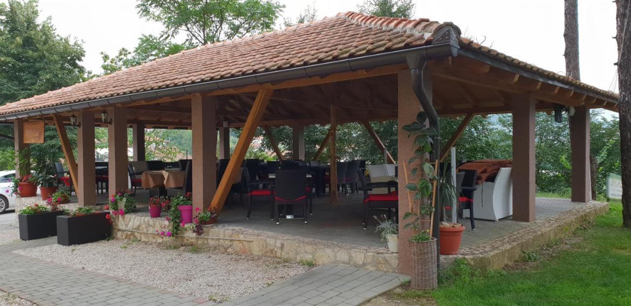 Restoran&Motel And Apartmants Lovacka Prica Tesanj Exterior photo